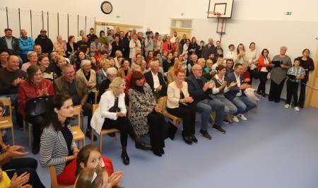 ON  OŠ ŠMP otvorotve OŠ in vrtca se je udeležila množica občanov  staršev otrok ter gostov  Foto Jože Miklavc  IMG_3840